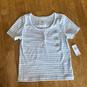 NWT Gap Teen tee Size medium